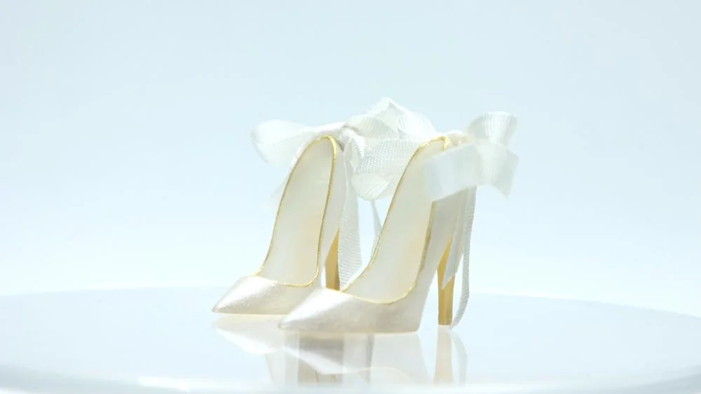 Classic Sophistication - Low Cut Pumps with Silk Bows, Gold Trim, Heel and Soles for Barbie - Image 3
