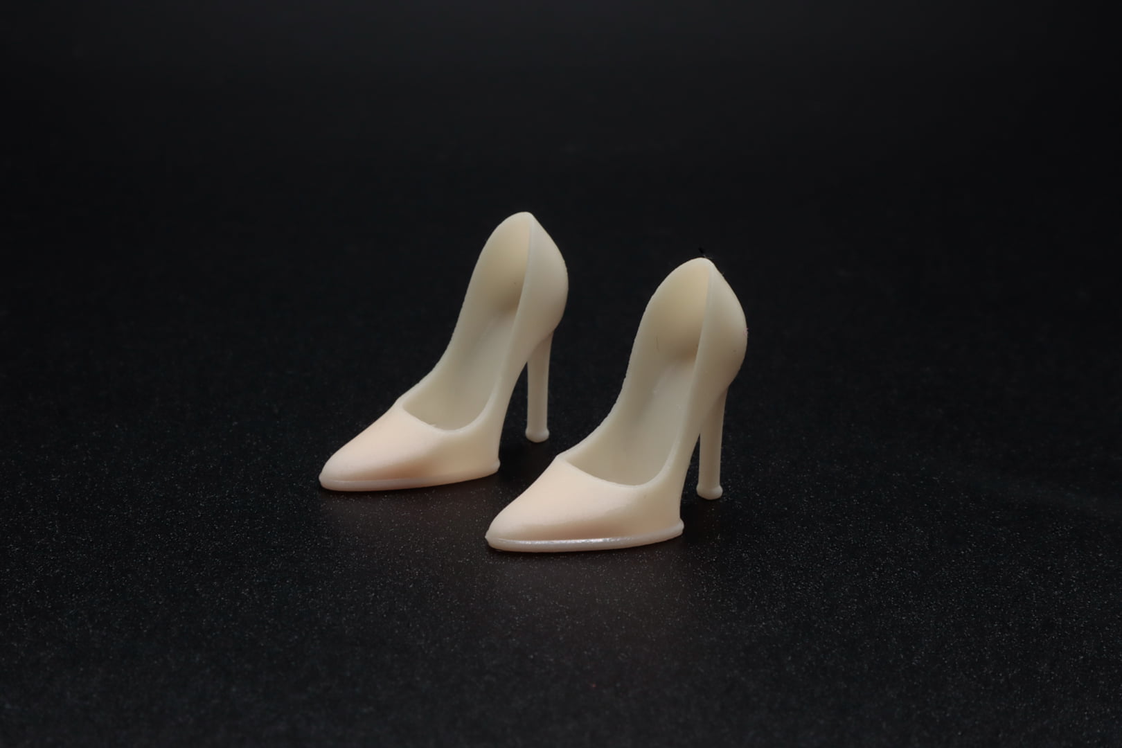 Blank Barbie pumps